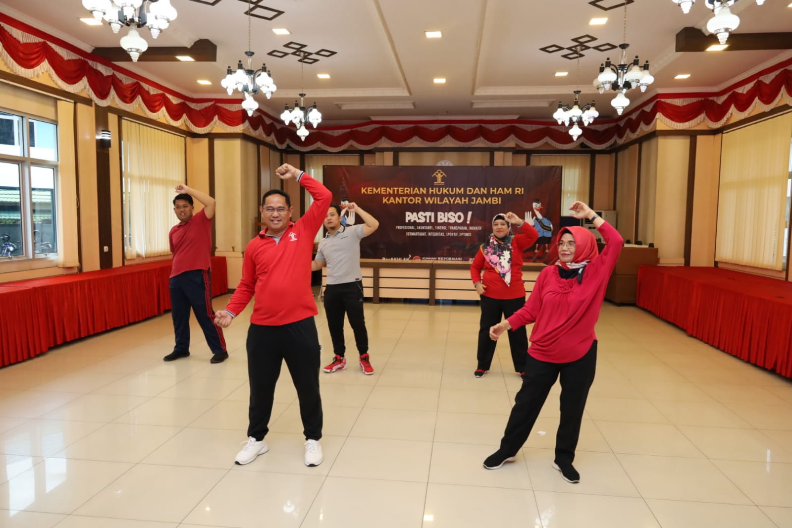 7e0cc5ef-4dce-49b2-980d-3c134b49d1f2.jpg
