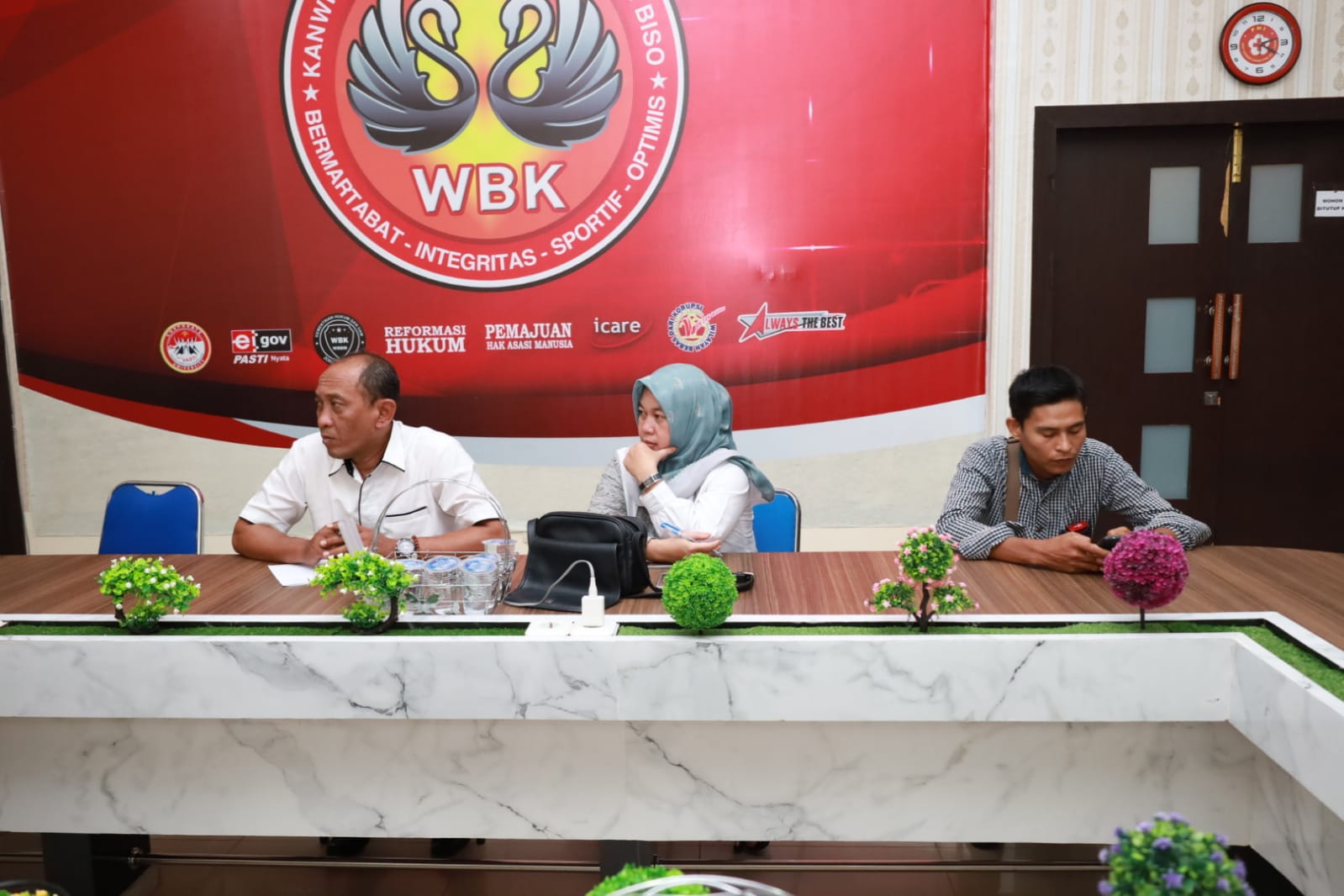 Mantapkan_Persiapan_Pengajuan_Ranperda_Bapemperda_Kabupaten_Merangin_Koordinasi_ke_Kanwil_Kemenkumham_Jambi_7.jpeg