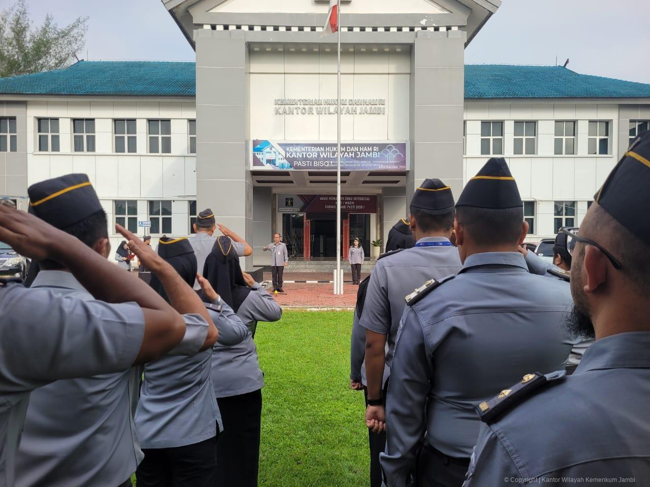 apel_pegawai_teladan_devi_2.jpeg