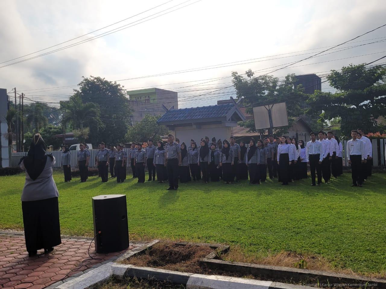 apel_pegawai_teladan_devi_6.jpeg