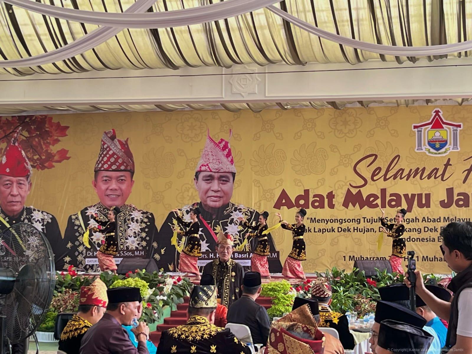 hari_adat_melayu_jambi_747_4.jpeg