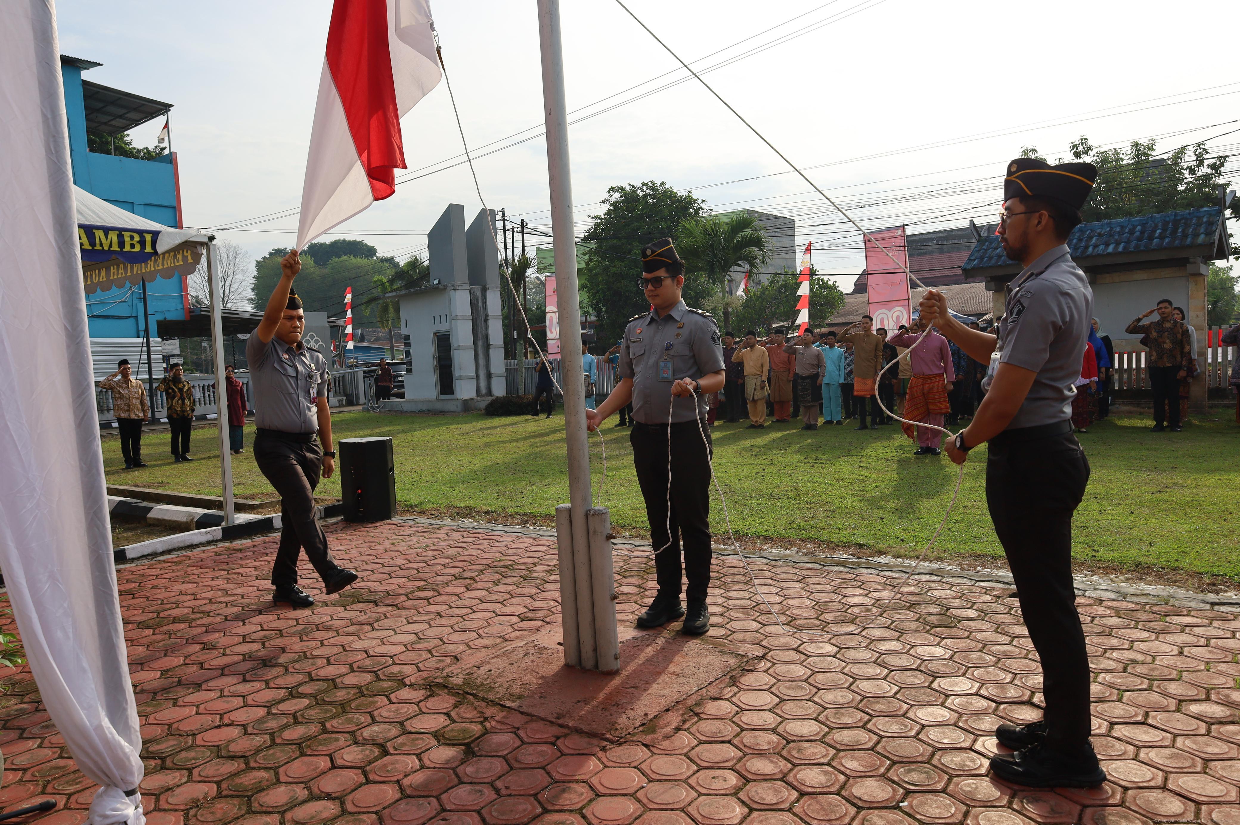 hut_ri_80_16.JPG