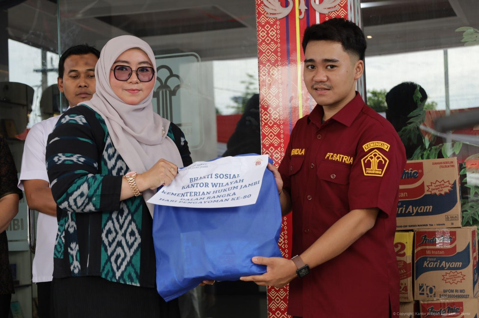 pembagian_sembako_5.jpeg