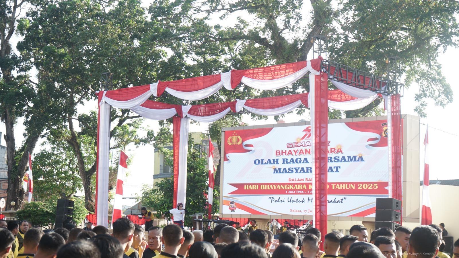 senam_bersama_polda_3.jpeg